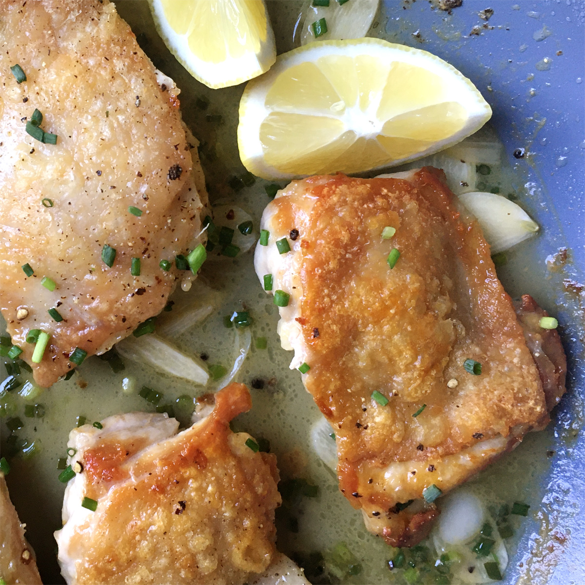 Quick Skillet Lemon Garlic Chicken Thighs: 30-Minute Dinner